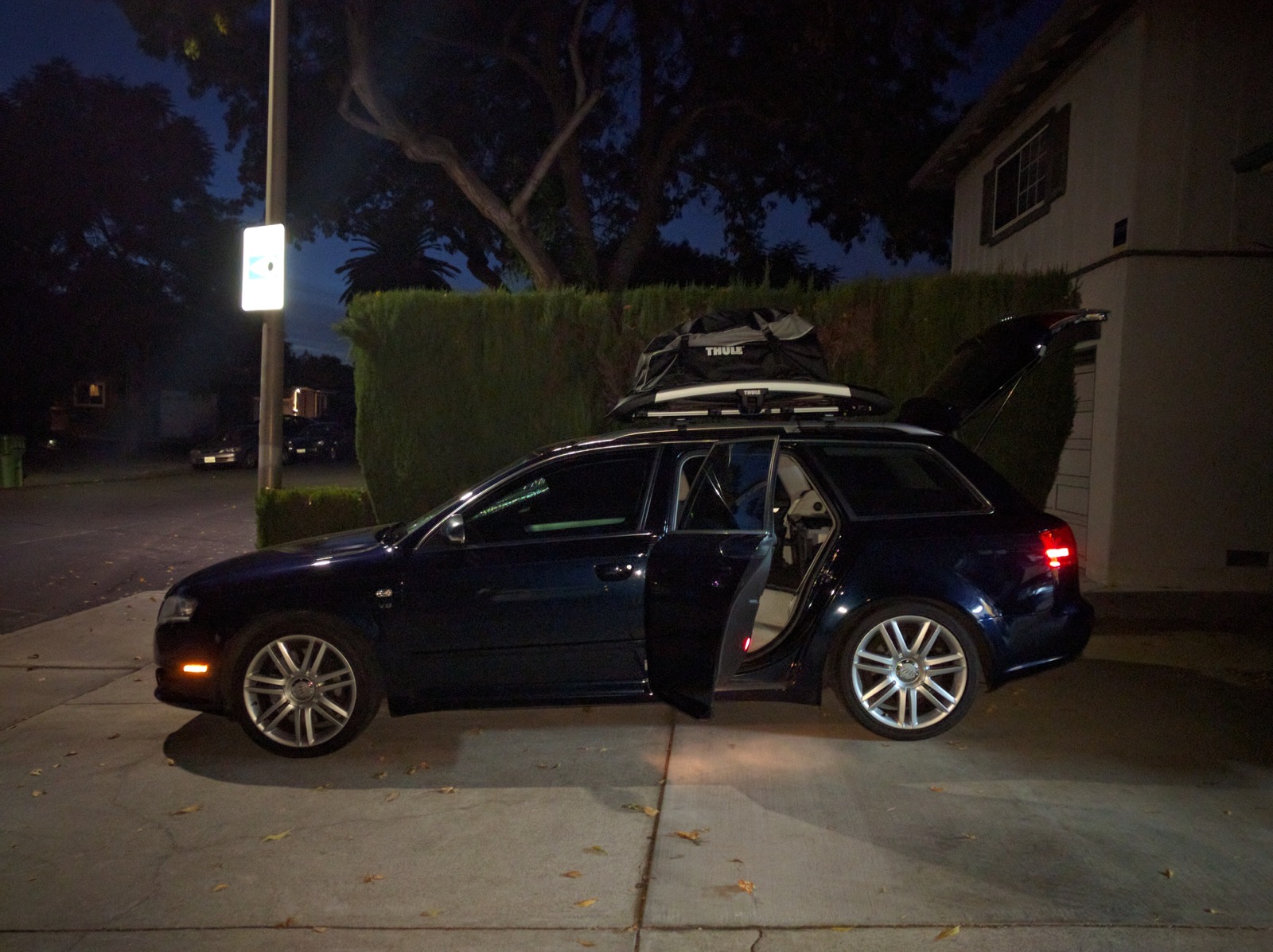 Thule Pulse Large Rooftop Cargo Box 16 Cu Ft Matte Black Thule Roof Box Th615 Roof Box Car Roof Box Thule